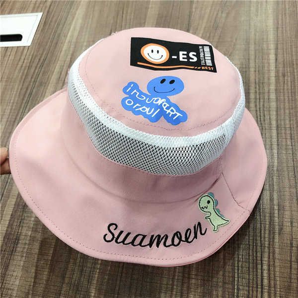 Παιδικό καπέλο με πολύχρωμες εφαρμογές