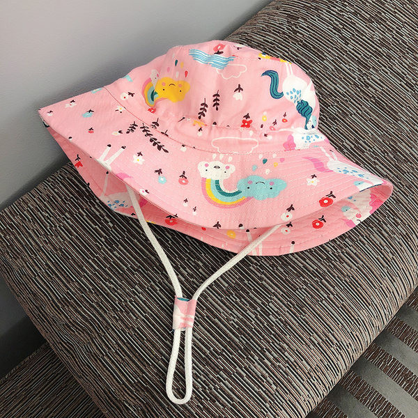 Värvilise mustriga laste tekstiilist müts