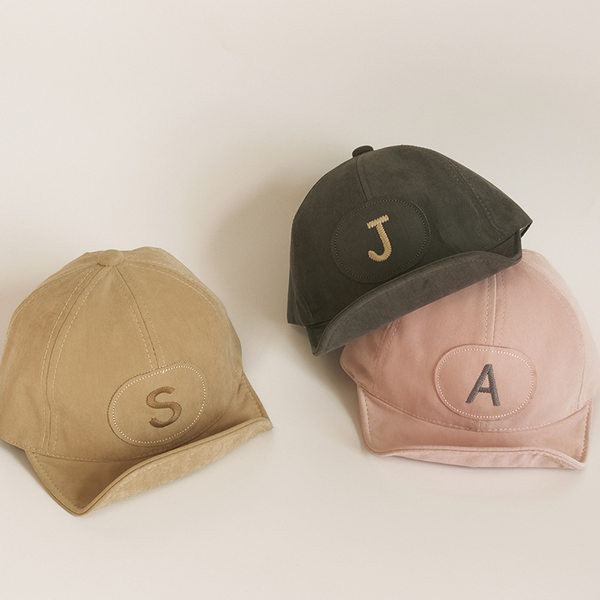 Tikandite ja visiiriga igapäevane lastemüts