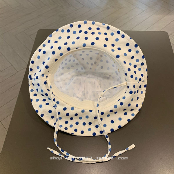 Moodne 3D elementidega lastemüts