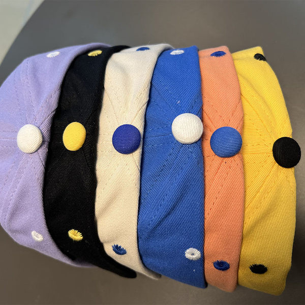 Tikitud sildi ja visiiriga beebimüts poistele ja tüdrukutele