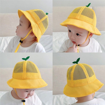 Детска шапка с периферия и връзки от дишаща материя
