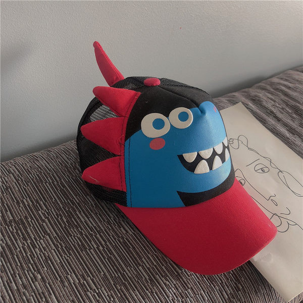 Mrežasta dječja kapa sa šiltom i 3D aplikacijom