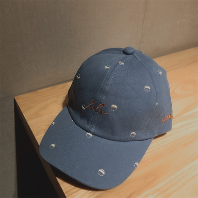 Dječja kapa sa šilterom i izvezenim natpisom