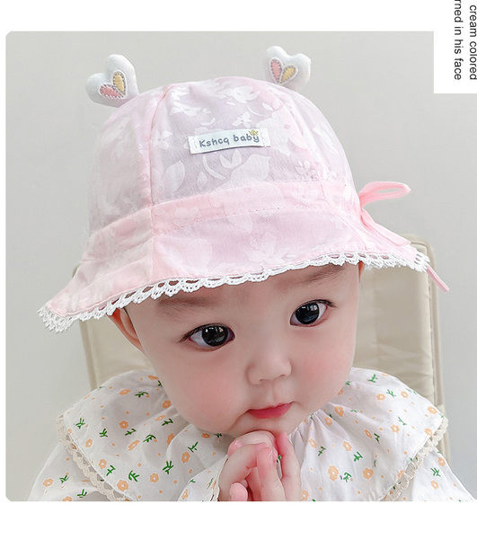 Βρεφικό δαντελένιο καπέλο με τρισδιάστατο στοιχείο