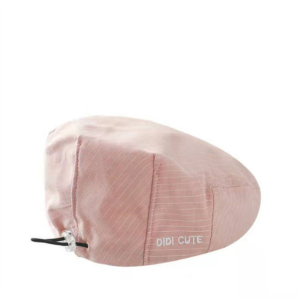 Bērnu beretes tipa cepure ar izšūtu uzrakstu