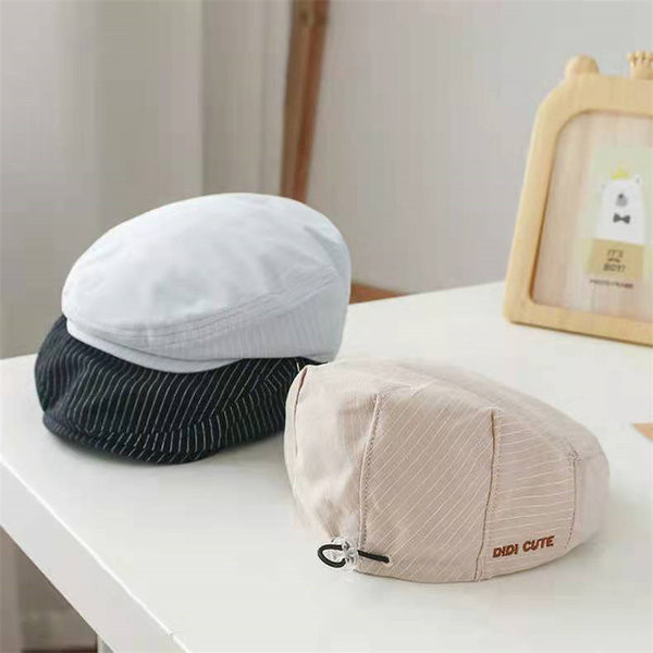 Bērnu beretes tipa cepure ar izšūtu uzrakstu