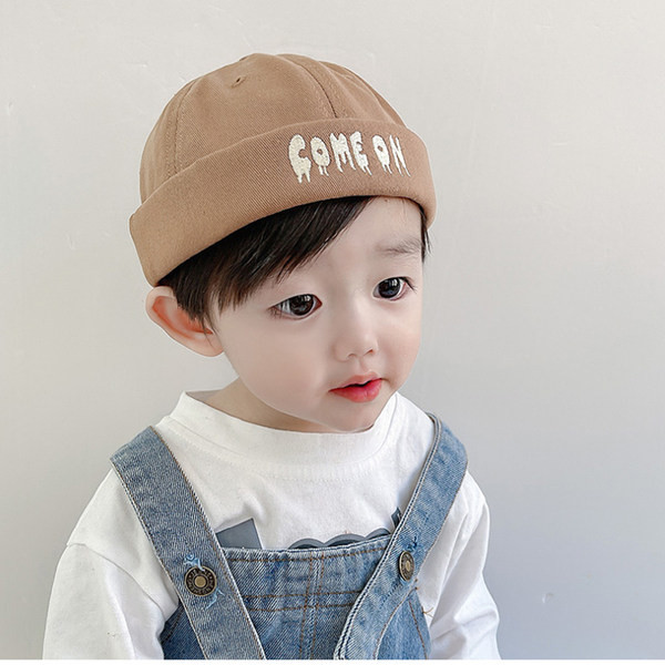 Uus mudel beebimüts kirjaga