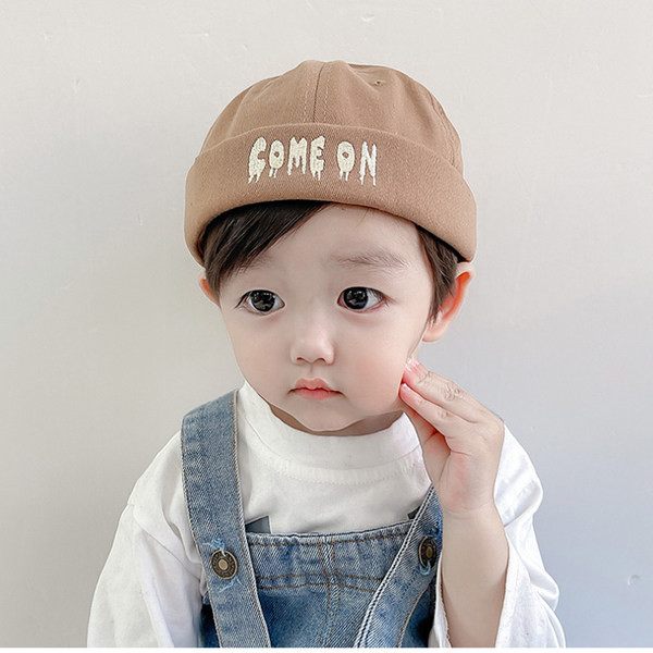 Uus mudel beebimüts kirjaga