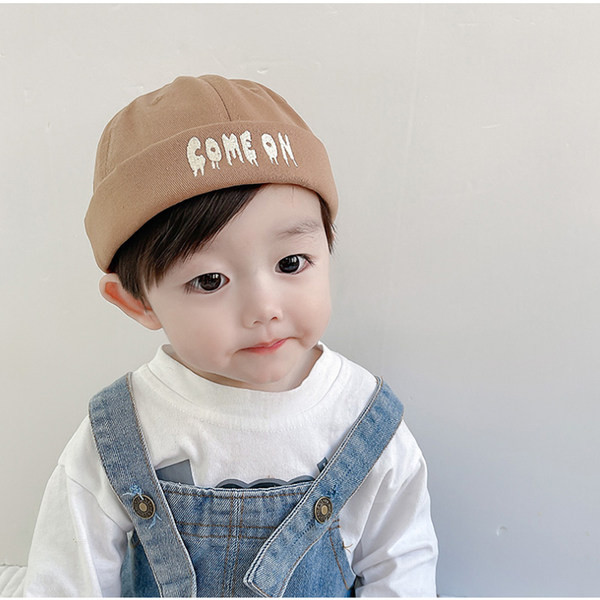 Uus mudel beebimüts kirjaga