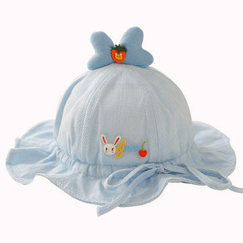 Бебешка текстилна шапка с бродерия и връзки