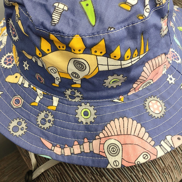 Värvirakendusega suvine lastemüts - kaks mudelit