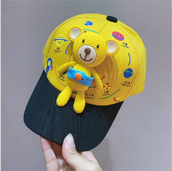 Детска ежедневна шапка с козирка и 3D декорация
