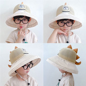 Laia äärega ja 3D elemendiga lastemüts