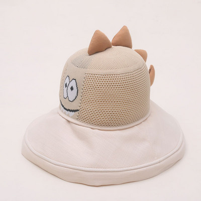 Laia äärega ja 3D elemendiga lastemüts