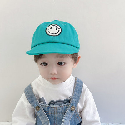 Tikandite ja visiiriga igapäevane lastemüts