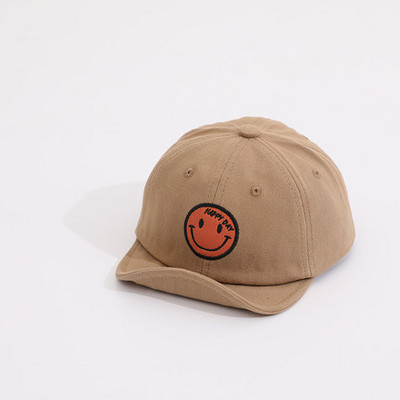 Tikandite ja visiiriga igapäevane lastemüts