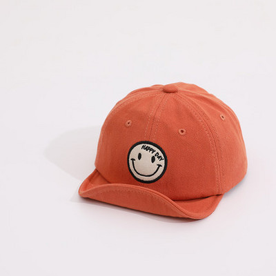 Tikandite ja visiiriga igapäevane lastemüts