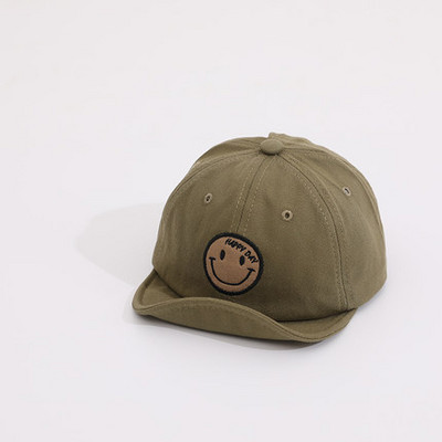 Tikandite ja visiiriga igapäevane lastemüts