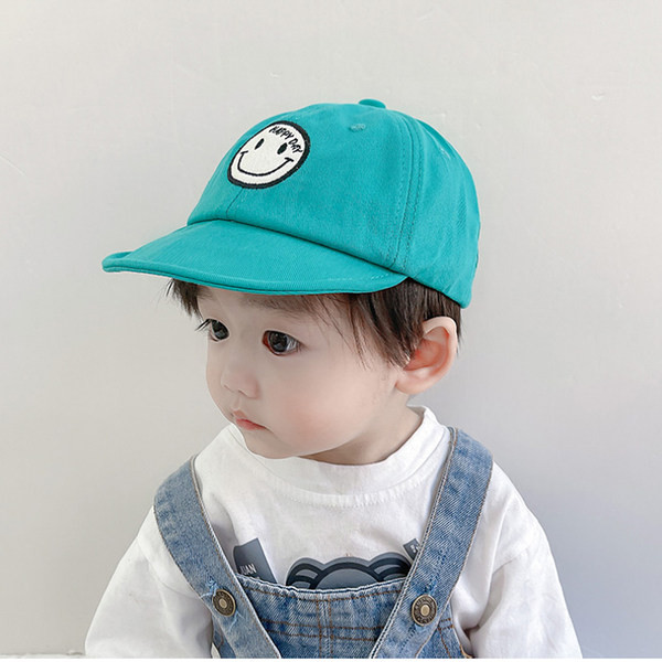 Tikandite ja visiiriga igapäevane lastemüts