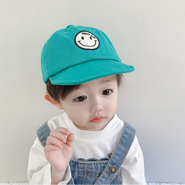 Tikandite ja visiiriga igapäevane lastemüts