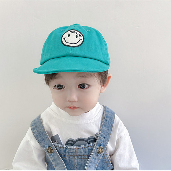 Tikandite ja visiiriga igapäevane lastemüts