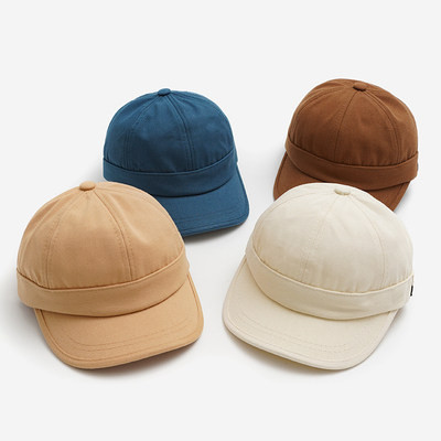 Dječja kapa sa šilterom i grbom