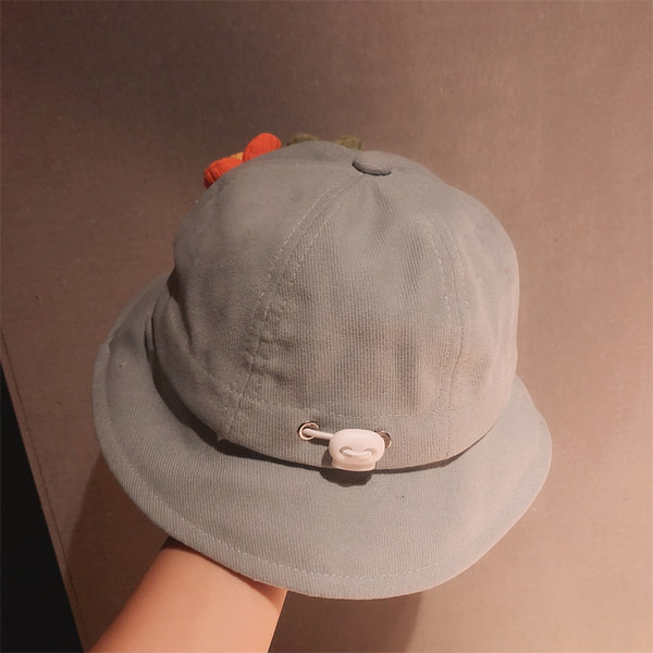 Dječja kapa za djevojčice s 3D cvjetovima