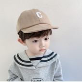 Παιδικό καπέλο με γείσο με κέντημα