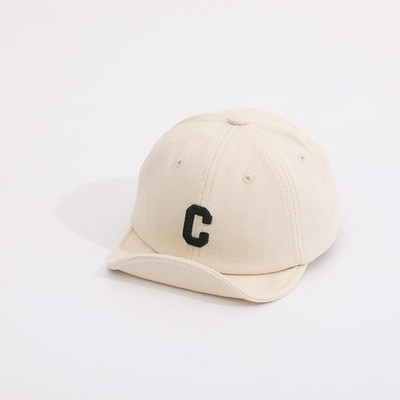 Παιδικό καπέλο με γείσο με κέντημα