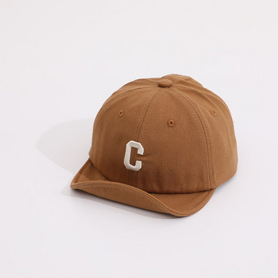 Παιδικό καπέλο με γείσο με κέντημα