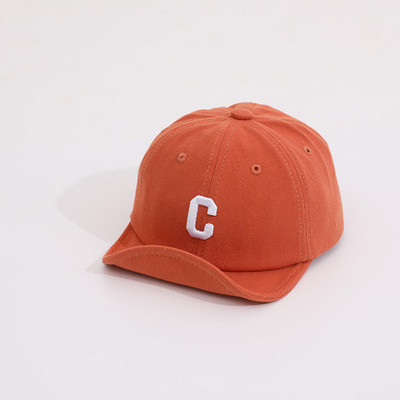 Παιδικό καπέλο με γείσο με κέντημα