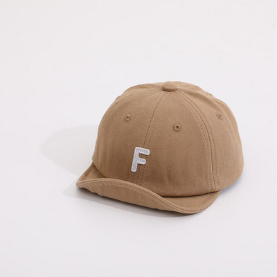 Moodne visiiriga lastemüts - mitut värvi