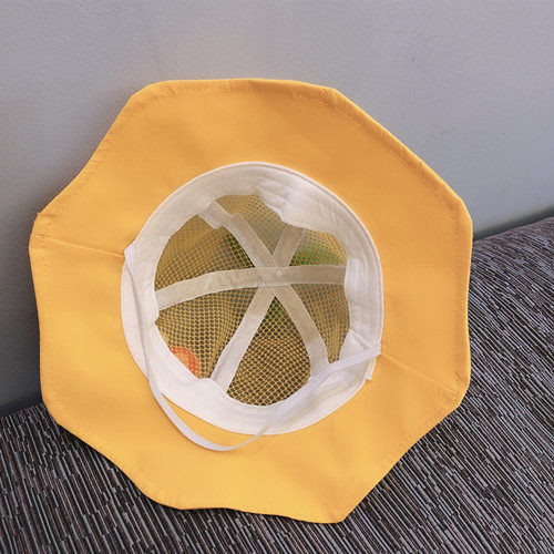 Καλοκαιρινό παιδικό καπέλο με κρόσσια και τρισδιάστατο στοιχείο