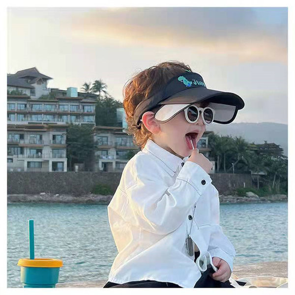 Rakendusega päikesesirm lastele