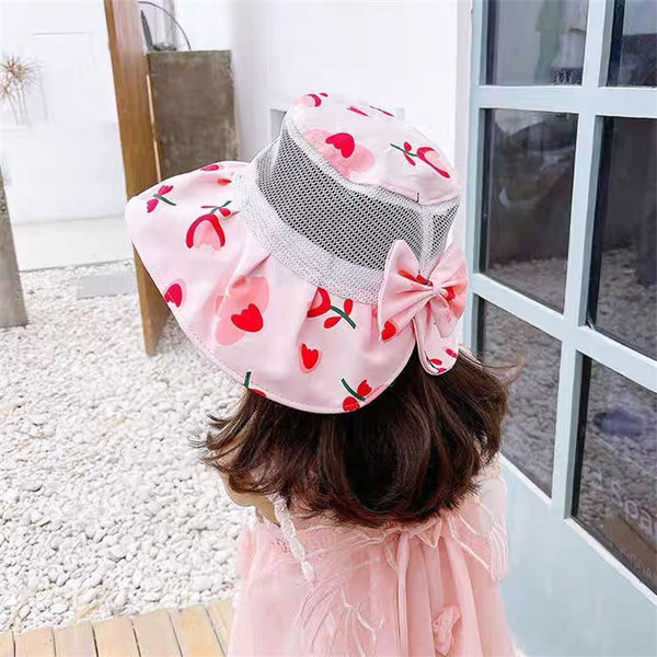 Suure ääre ja paelaga suvine tüdrukumüts