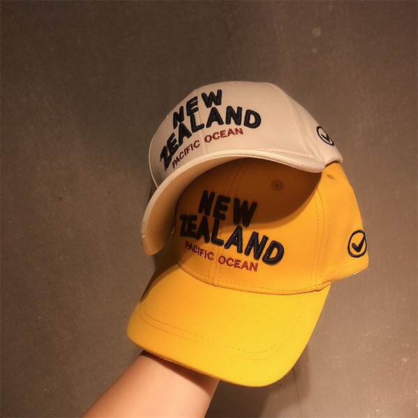 Ležerna kapa s izvezenim natpisom za dječake