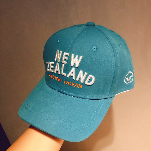 Ležerna kapa s izvezenim natpisom za dječake