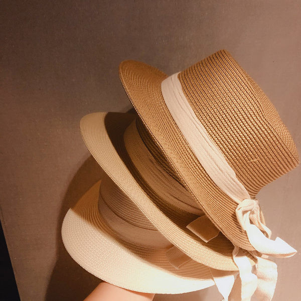 Laste suvine õlgkübar paelaga