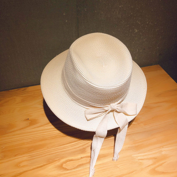 Laste suvine õlgkübar paelaga