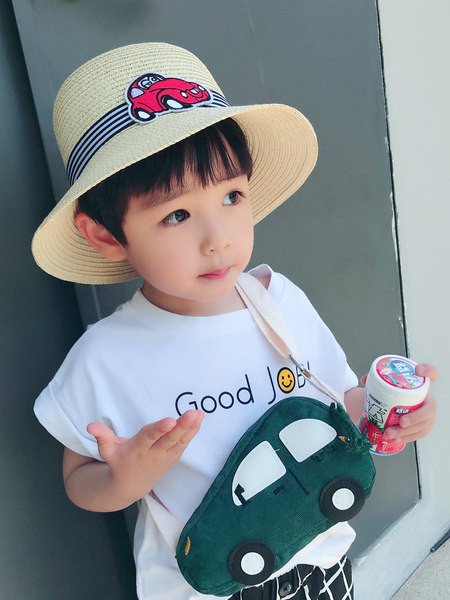 Dječji ljetni slamnati šešir za dječake s aplikacijom