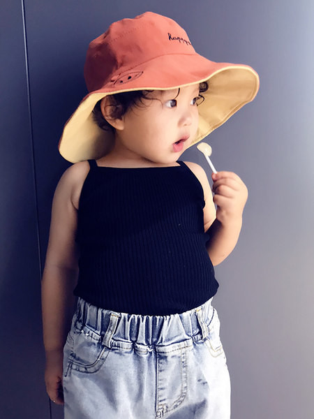 Laste kahepoolne laia äärega müts