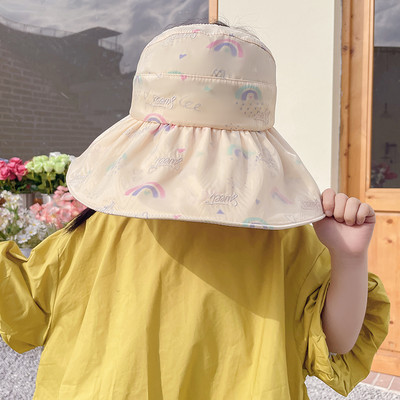 Laia äärega tekstiilist lastemüts