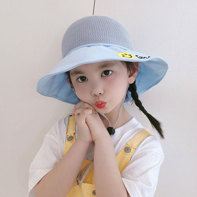 Suurte narmaste ja tikanditega suvemüts tüdrukutele