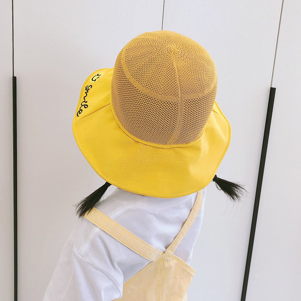 Suurte narmaste ja tikanditega suvemüts tüdrukutele