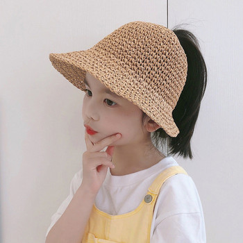 Детска плетена шапка с панделка за момичета
