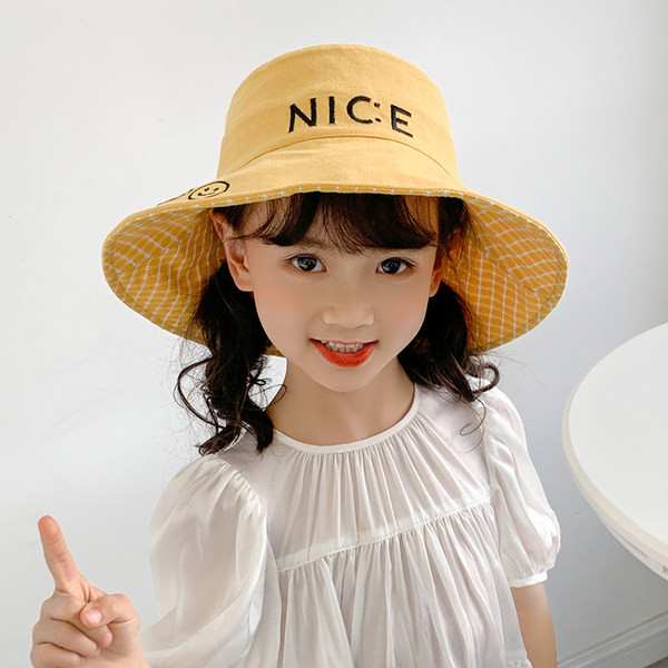 Tikitud kirjaga kalamüts lastele