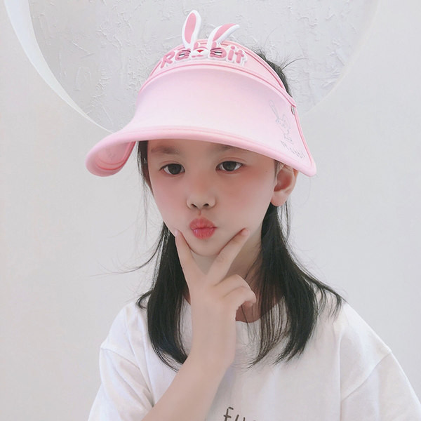 Laste tekstiilist visiir kirja ja 3D elemendiga