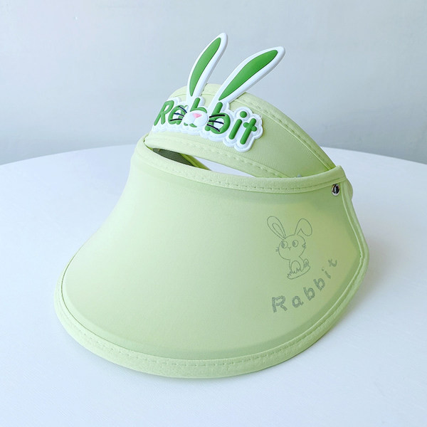 Laste tekstiilist visiir kirja ja 3D elemendiga