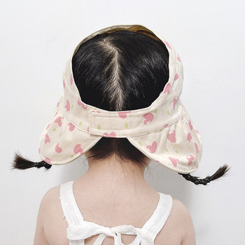 Детска шапка с периферия и връзки за момичета